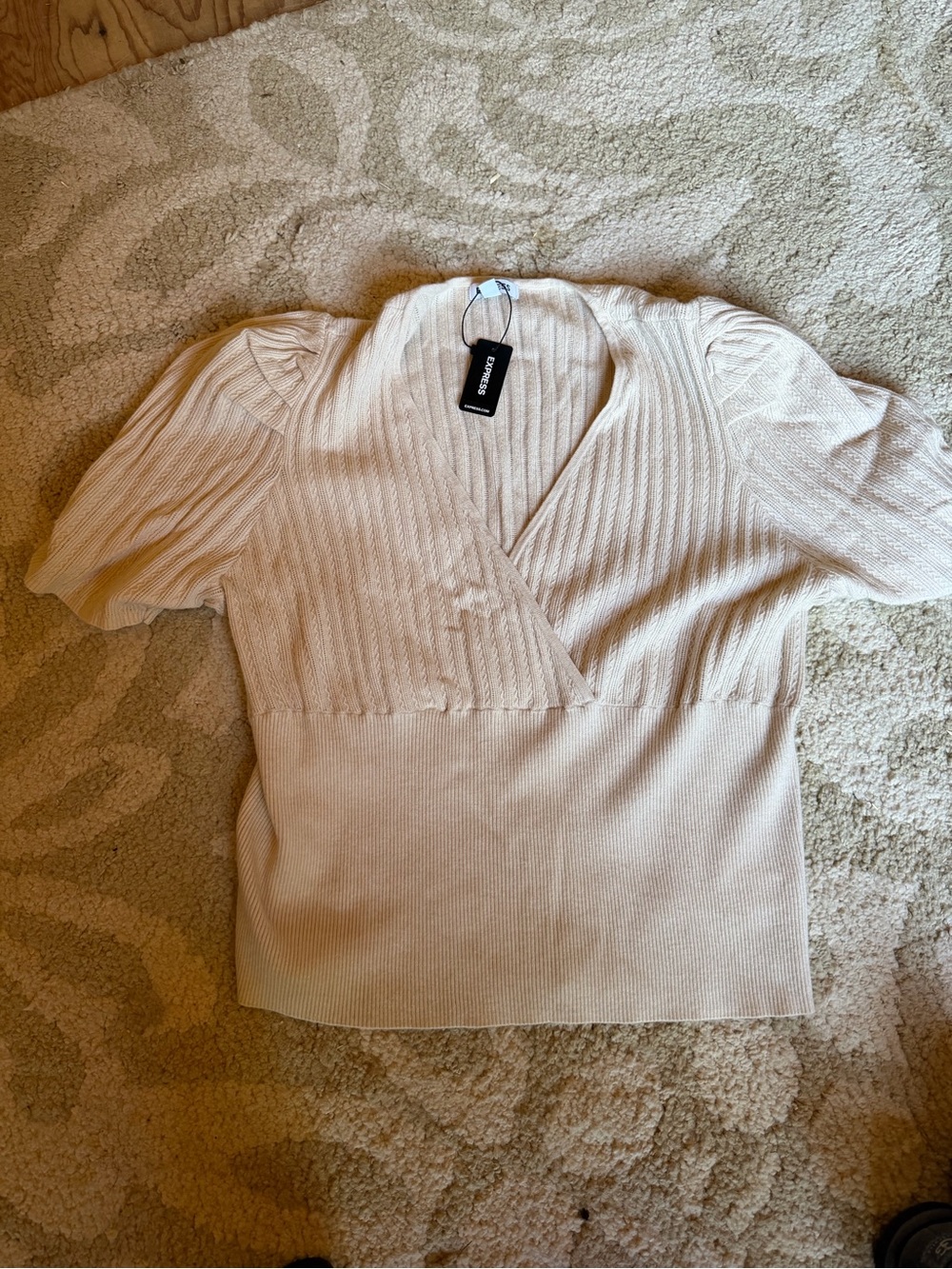 Express Cream Ribbed V-Neck Short Sleeve Sweater